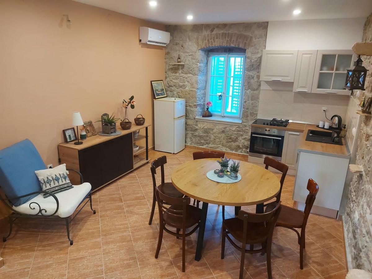 Holiday Home Pepe Banj Buitenkant foto
